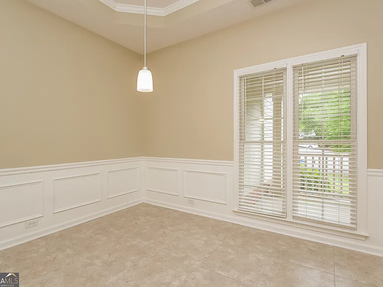 90 Observatory Dr — Photo 4