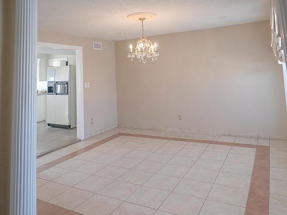 4th image of 4240 Park Hill Dr