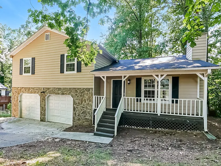 212 Wildwood Dr — Photo 1
