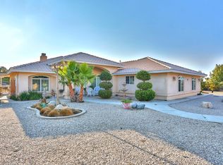 6432 Columbine Rd, Oak Hills, CA 92344