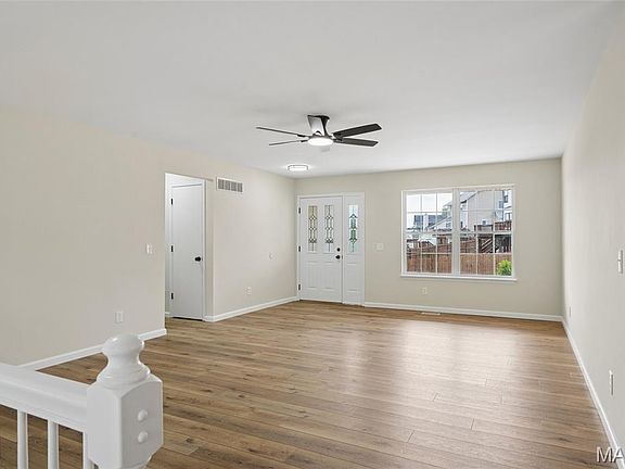 5th image of 129 Blue Spruce Ct