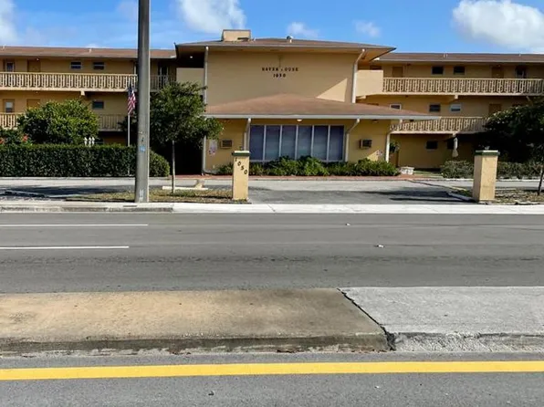 1050 E Sample Road #110, Pompano Beach, FL 33064