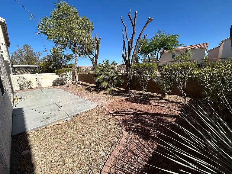 8877 Tomnitz Ave — Photo 36