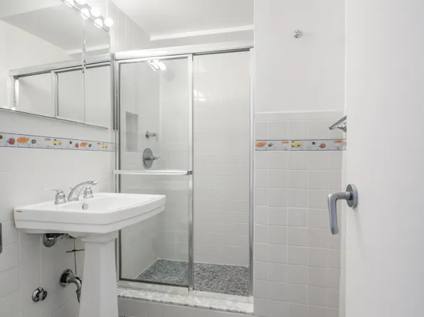 207 East 74th Street image 11 of 12