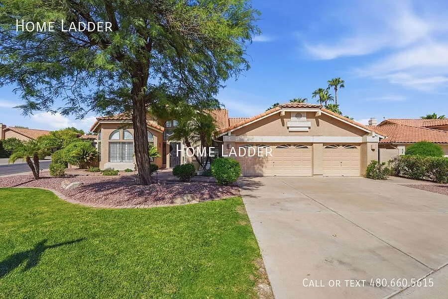 1042 S Coral Key Ct