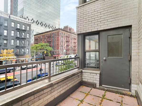 345 East 69th Street image 11 of 16