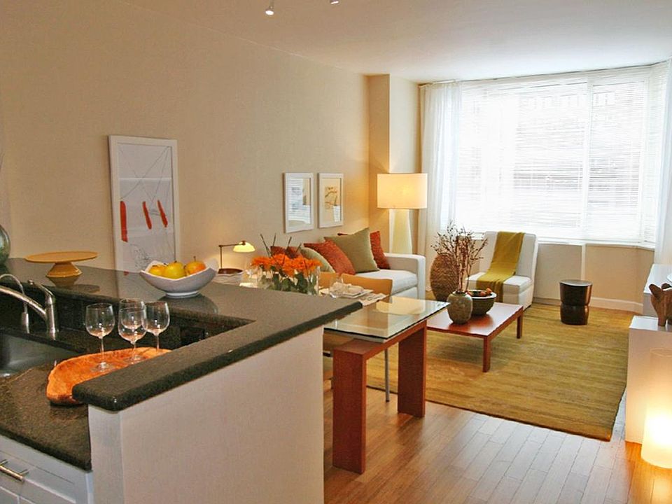 1st image of 320 W 38th St APT 337