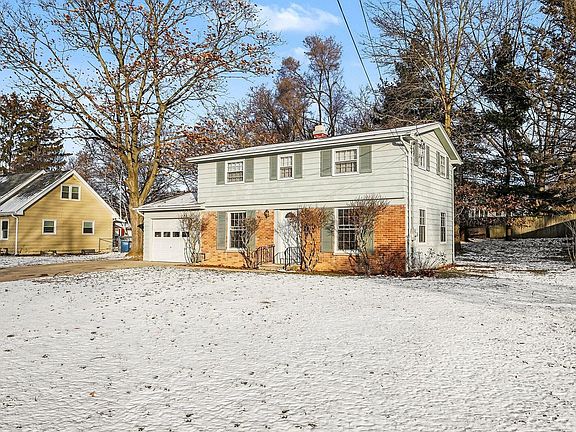 2nd image of 113 Doverdale Ln
