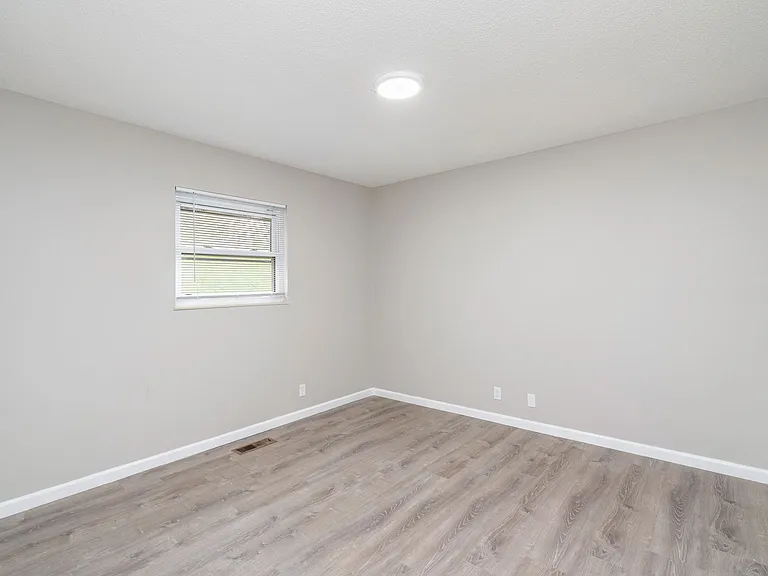 1518 Parkridge Dr #2 — Photo 16