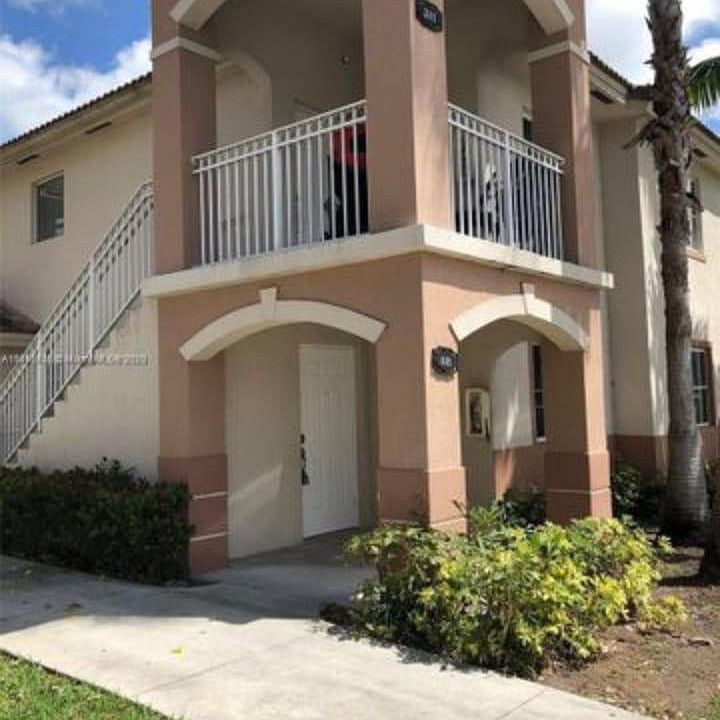 1st image of 1311 SE 31st Ct #206