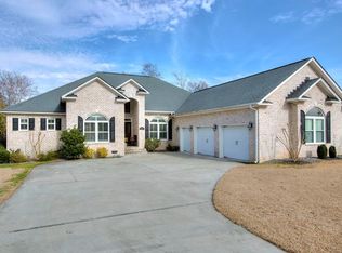 224 Plantation Dr, Manning, SC 29102