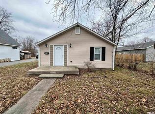 912 S 17th St, Herrin, IL 62948