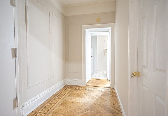 4th image of 189 Claremont Ave #21/1