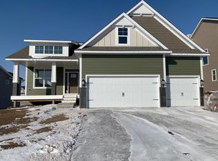 2931 Trinity Dr, Shakopee, MN 55379