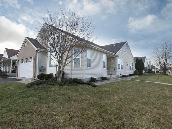 2nd image of 2 Oslo Ct