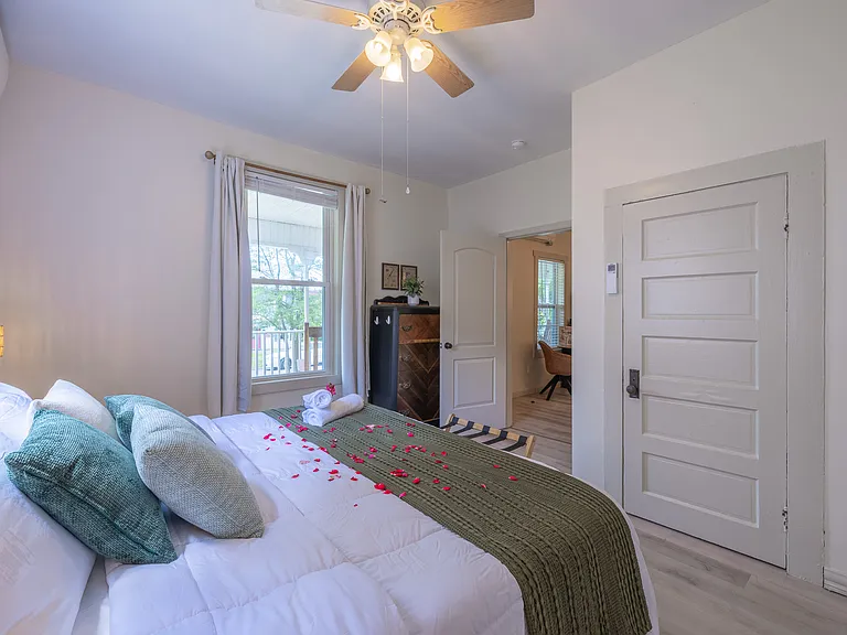 313 W Maple St #2 — Photo 1