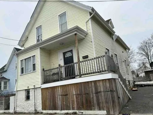 135 Willis St, New Bedford, MA 02740