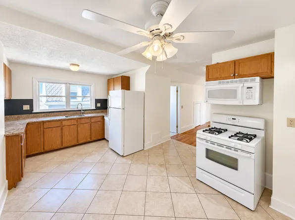 14 Austin St #3, Somerville, MA 02145