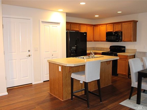 3rd image of 6417 35th St NE