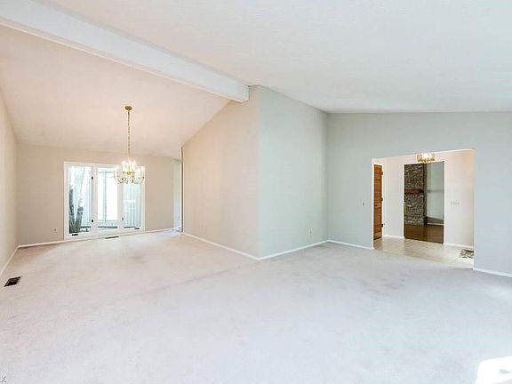 4th image of 21668 Meadows Edge Ln