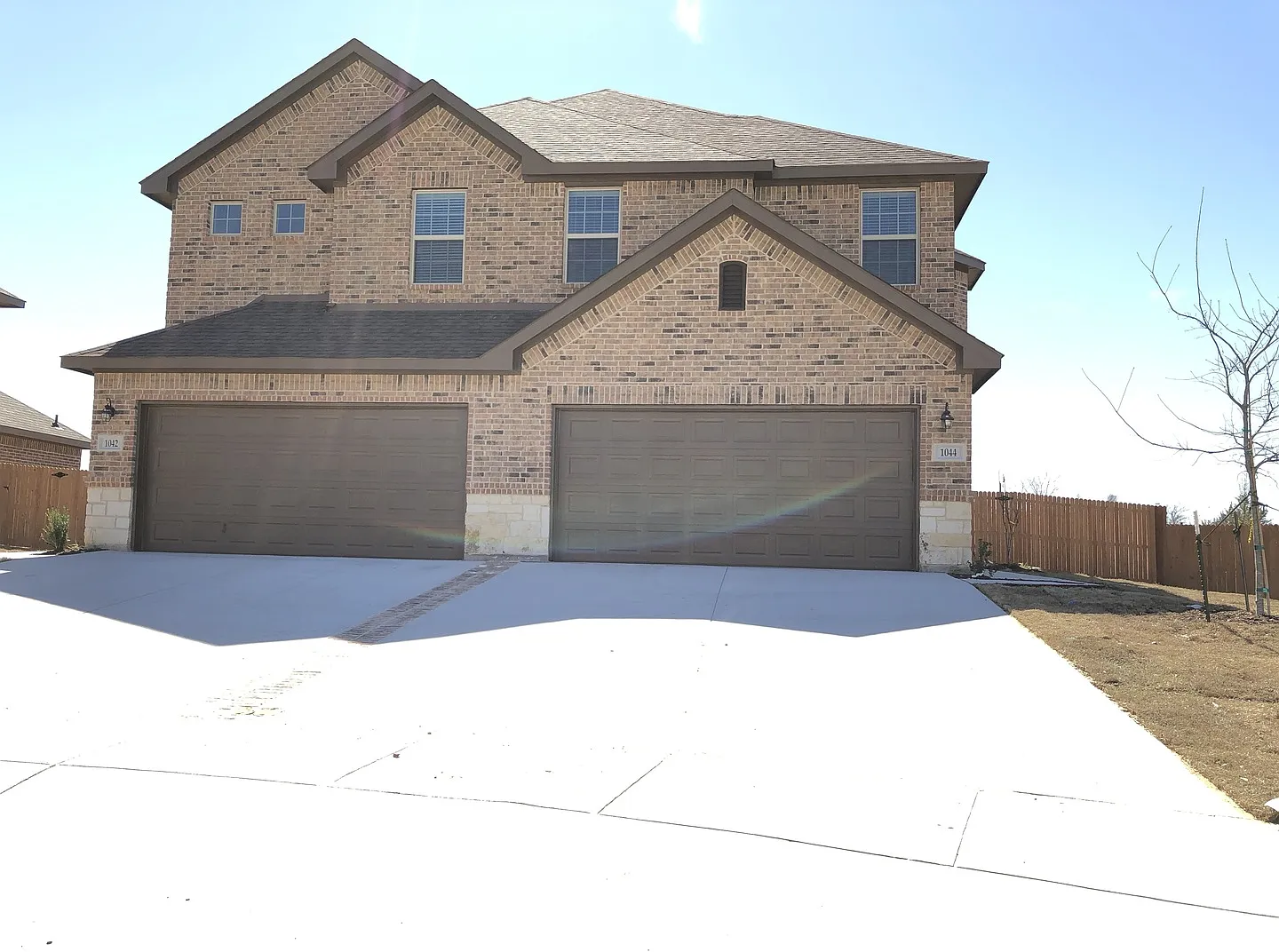 Luxury 2 Story Duplex Located In Midlothian, Texas! — Photo 1