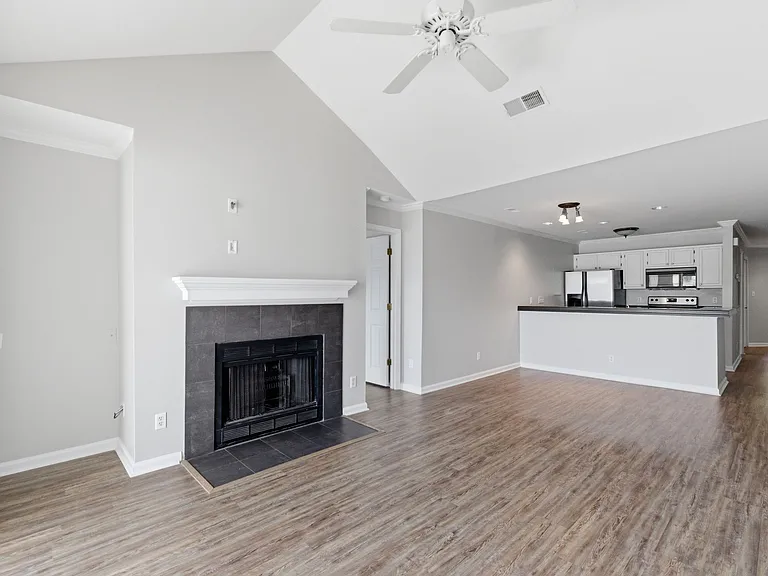 18705 Vineyard Point Ln — Photo 9