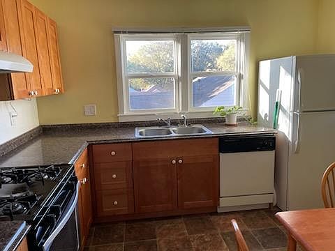 1st image of 568 Taylor Dr SE