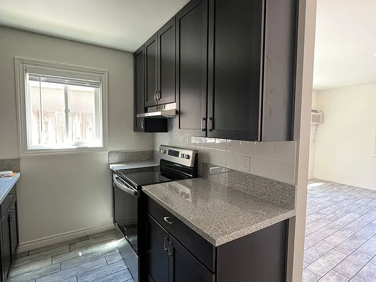 212 Hanby Ave — Photo 3