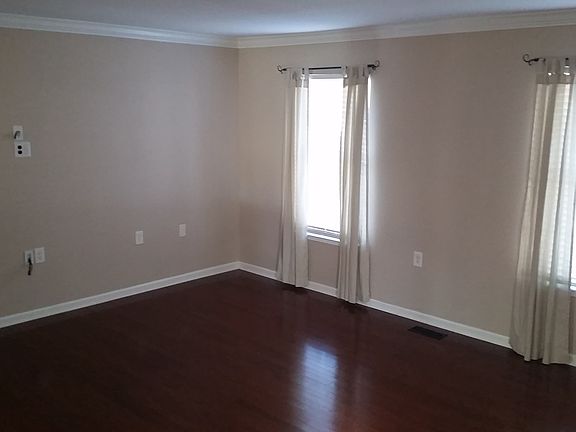 3rd image of 3861 Marquis Pl