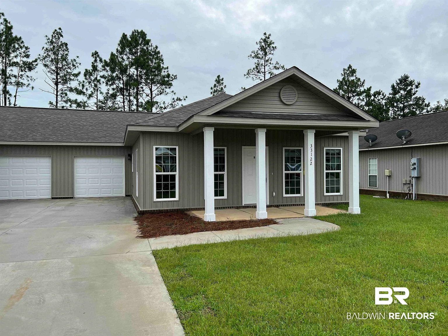3 bed, 2.0 bath, 2704 sqft, $1,675 — Photo 1