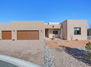 8 Via Solis, Santa Fe, NM 87507