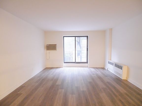 3rd image of 359 E 62nd St APT 2C