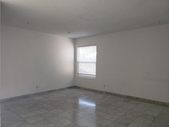 2nd image of 4642 Kearney St