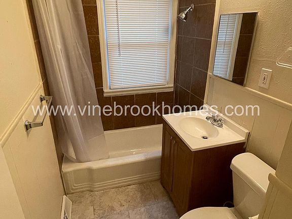 4th image of 7919 E 47th Ter