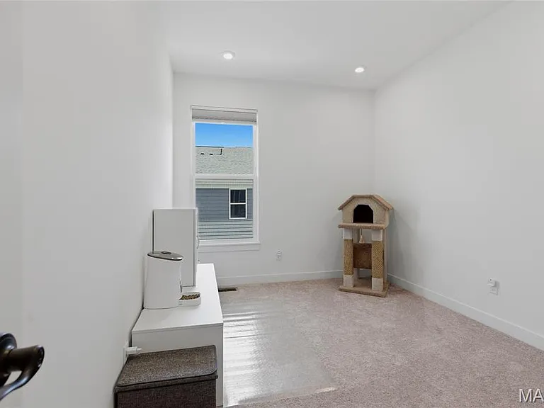 8924 Gateway Cir — Photo 24