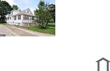 29 8th Ave #B