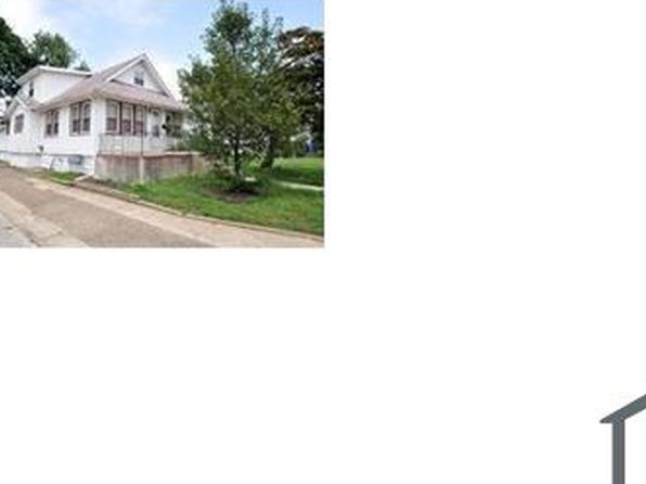 29 8th Ave #B