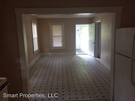2nd image of 2129 Elizabeth St #A