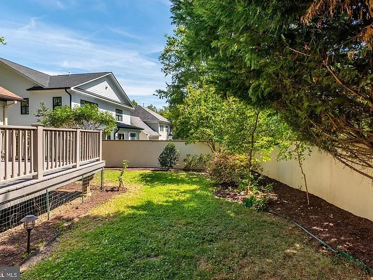 4304 Chestnut St — Photo 29