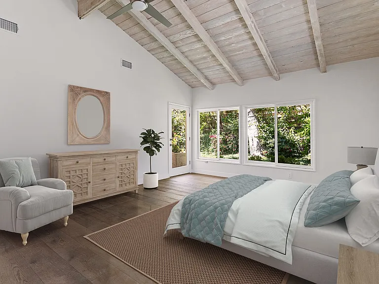3933 Mandeville Canyon Rd — Photo 3