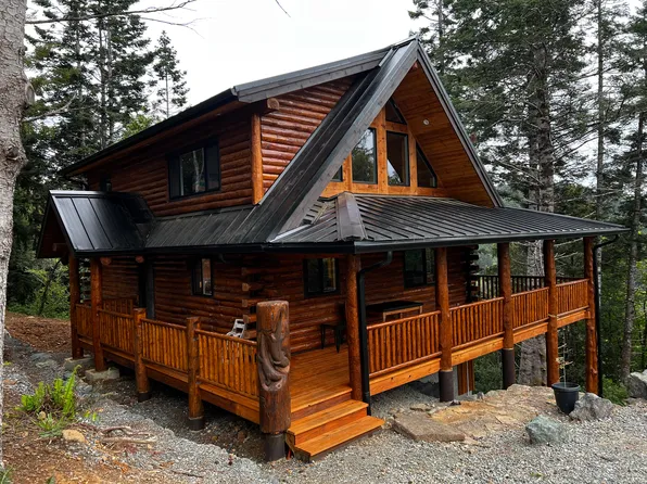 28339 Hunter Creek Hts #B, Gold Beach, OR 97444