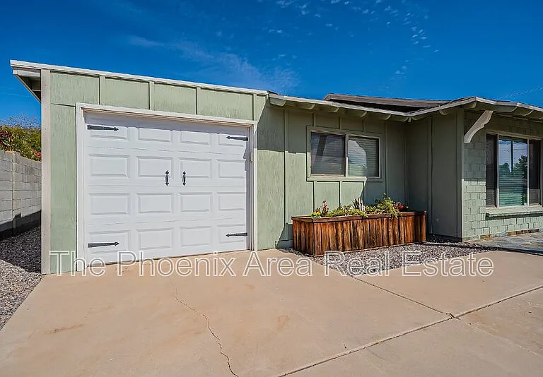 8654 E Windsor Ave — Photo 4