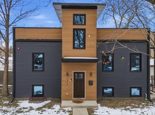 2307 Lake St #2, Evanston, IL 60201