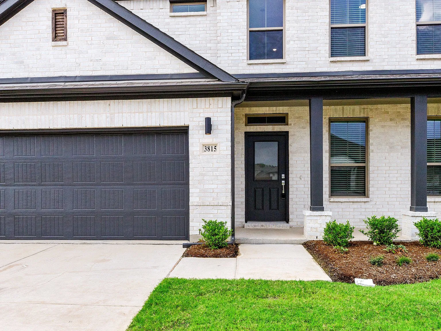 5 bed, 3331 sqft, $3,200 — Photo 3
