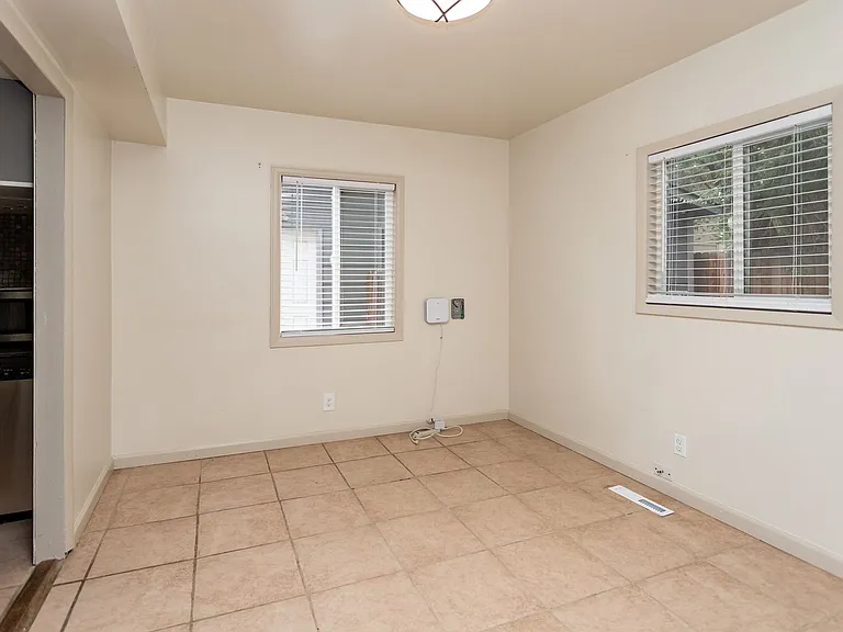1005 Norwood Ave — Photo 12