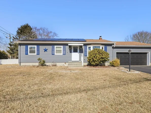 385 Cross Rd, Dartmouth, MA 02747