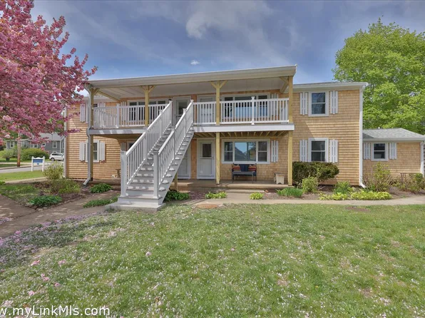 124 Skiff Ave Unit A-11, Tisbury, MA 02568