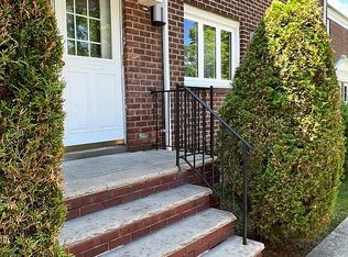 162 Arlo Rd #A, Staten Island, NY 10301