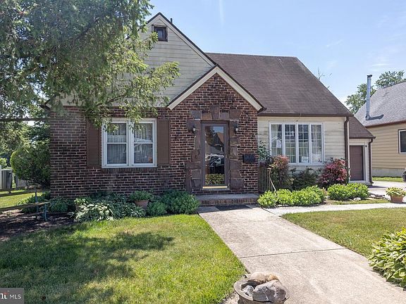 5th image of 46 Eden Ave