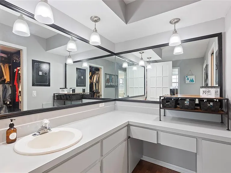 1925 Marla Ct — Photo 17